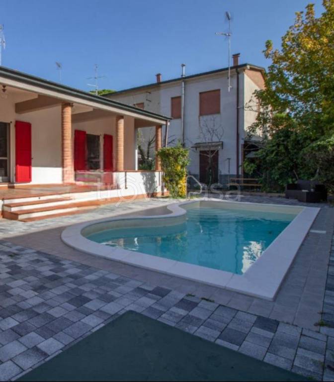 casa indipendente in vendita a Ravenna in zona Lido di Classe