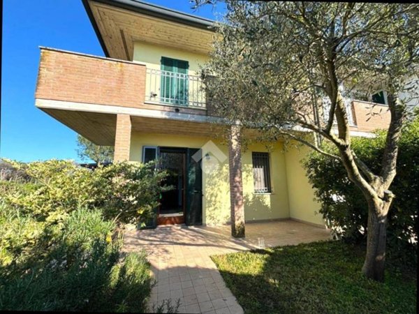 casa indipendente in vendita a Ravenna in zona Marina Romea