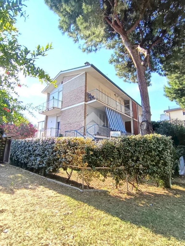 casa indipendente in vendita a Ravenna in zona Lido Adriano