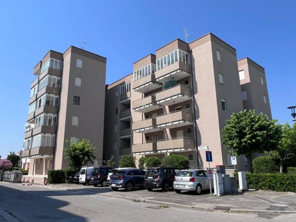 appartamento in vendita a Ravenna in zona Lido Adriano