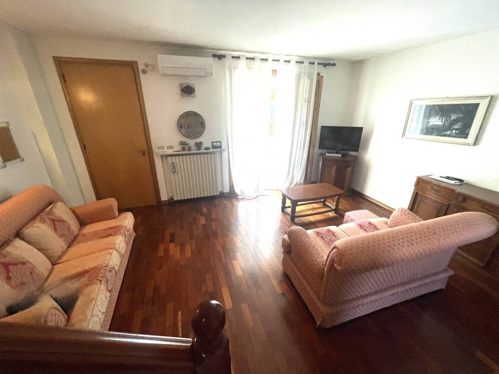 casa indipendente in vendita a Ravenna