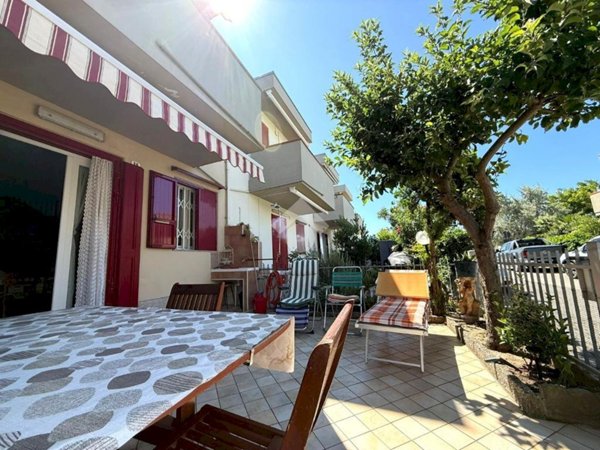 casa indipendente in vendita a Ravenna in zona Lido Adriano
