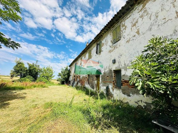 casa indipendente in vendita a Ravenna in zona Villanova di Ravenna