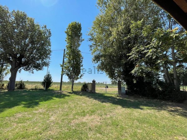 casa indipendente in vendita a Ravenna in zona Castiglione di Ravenna