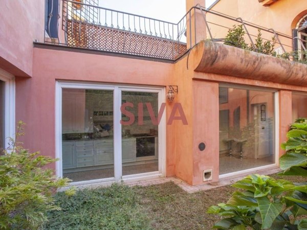 casa indipendente in vendita a Ravenna in zona Centro Storico