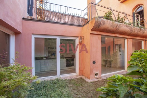 casa indipendente in vendita a Ravenna in zona Centro Storico
