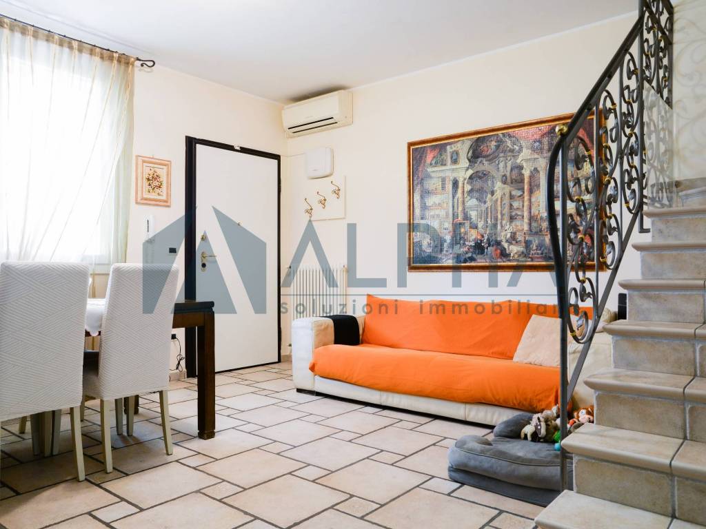 casa indipendente in vendita a Ravenna in zona Gambellara
