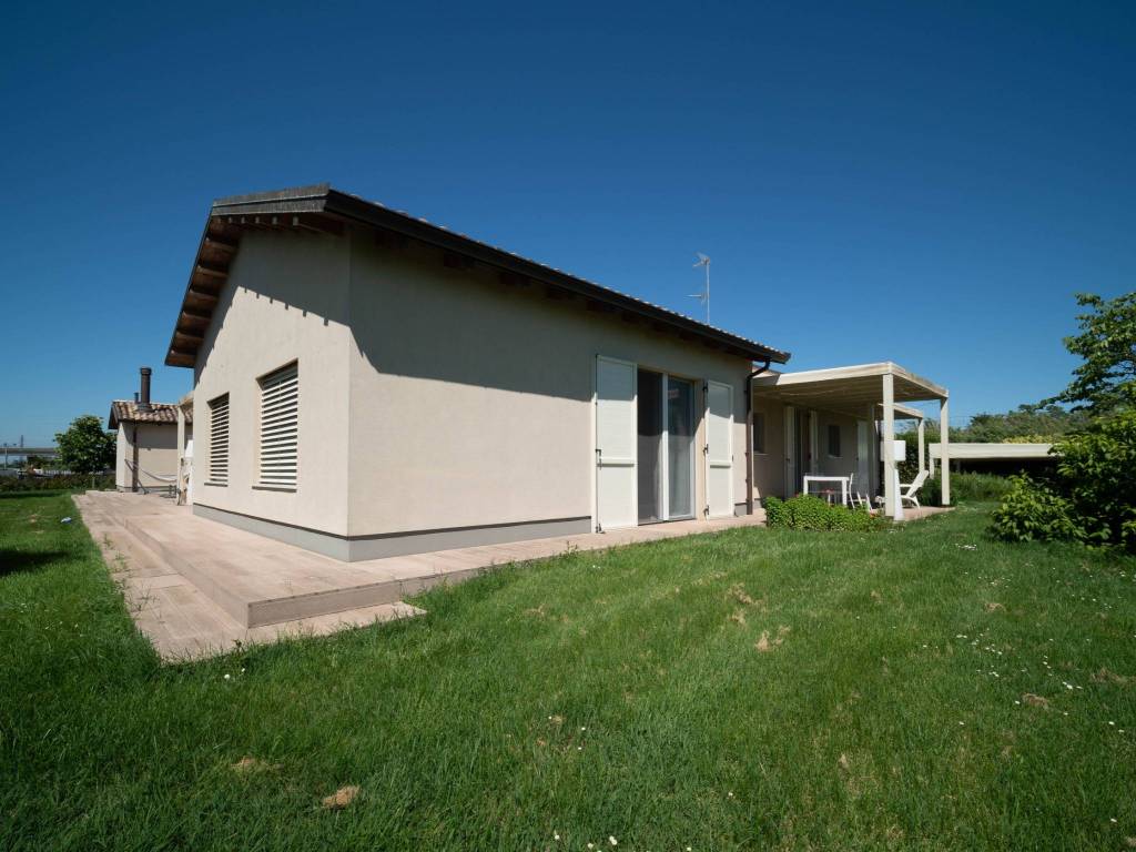 casa indipendente in vendita a Ravenna in zona Borgo Montone