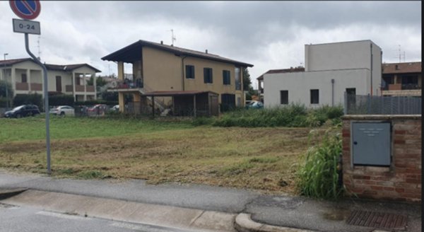 terreno edificabile in vendita a Ravenna in zona Classe