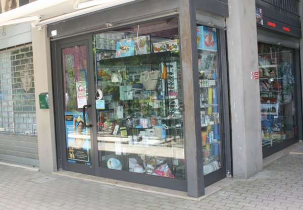 negozio in vendita a Ravenna in zona Marina Romea
