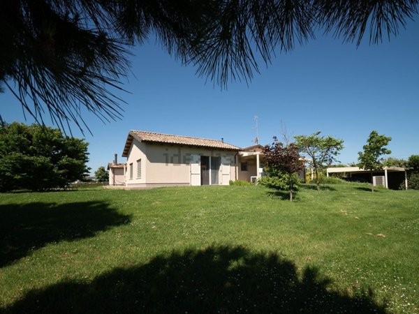 casa indipendente in vendita a Ravenna