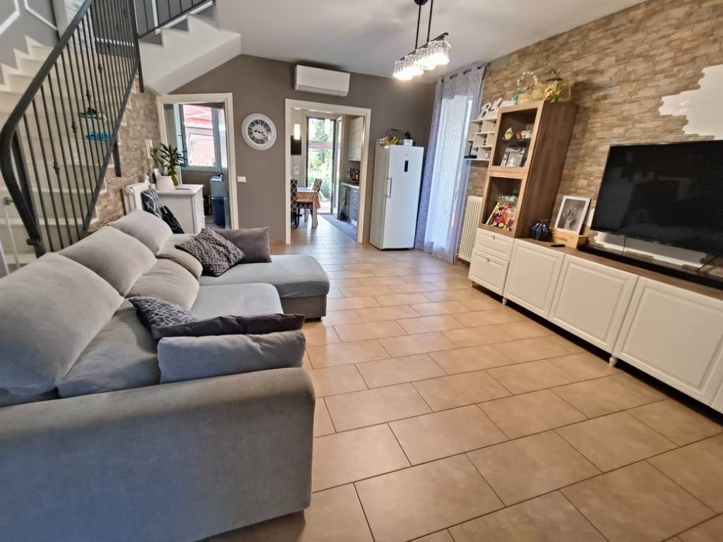 casa indipendente in vendita a Ravenna in zona Piangipane