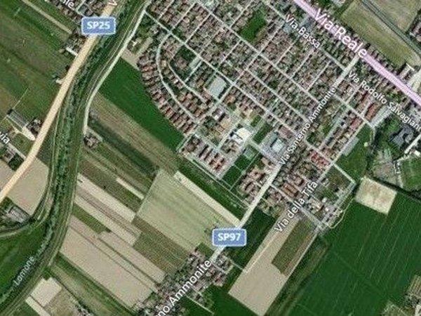 negozio in vendita a Ravenna in zona Mezzano