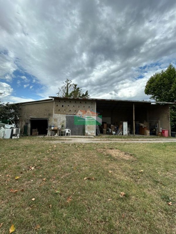 casa indipendente in vendita a Ravenna in zona Classe