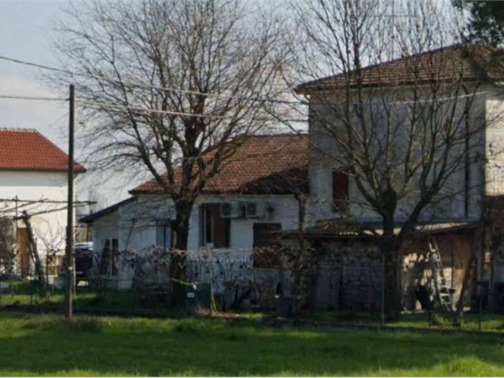 casa indipendente in vendita a Ravenna in zona Piangipane