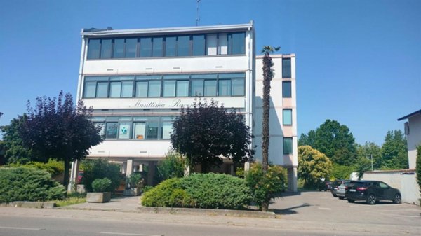 locale commerciale in vendita a Ravenna