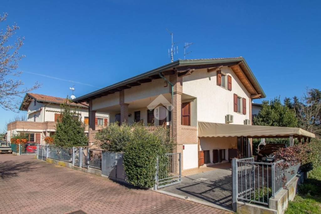 casa indipendente in vendita a Ravenna in zona Roncalceci