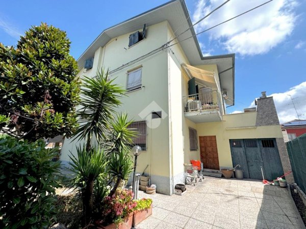 casa indipendente in vendita a Ravenna