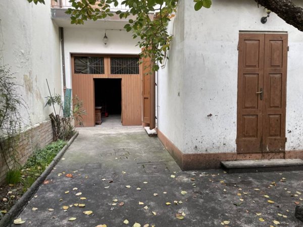 casa indipendente in vendita a Ravenna