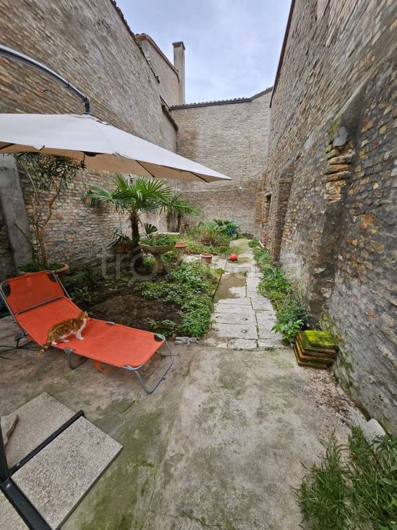 casa indipendente in vendita a Ravenna in zona Centro Storico
