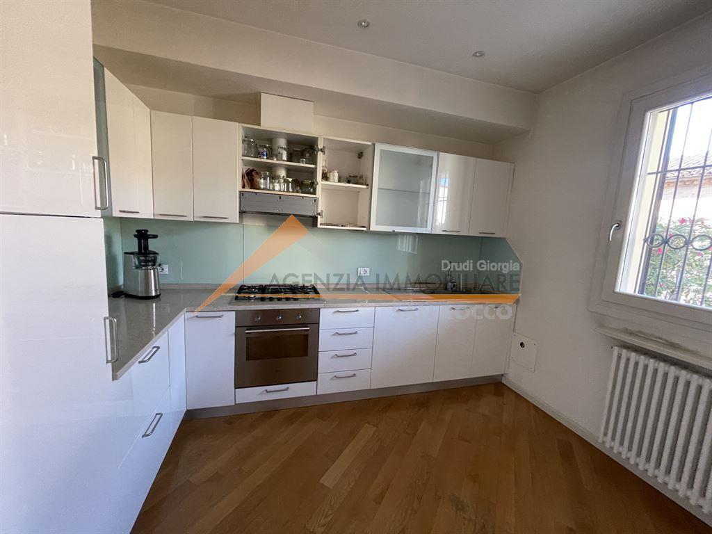 casa indipendente in vendita a Ravenna in zona Centro Storico