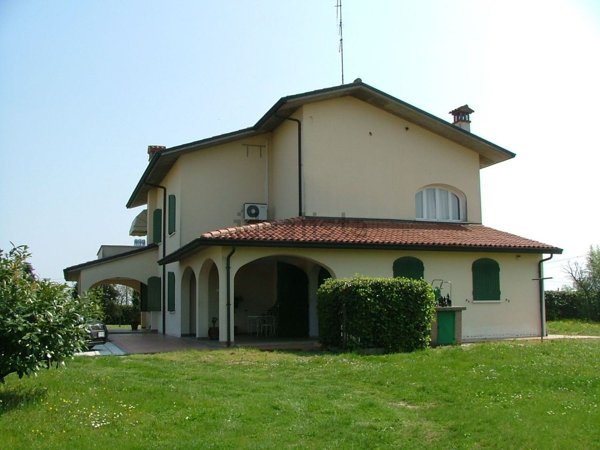 casa indipendente in vendita a Ravenna