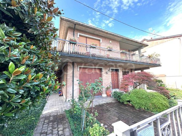 casa indipendente in vendita a Ravenna