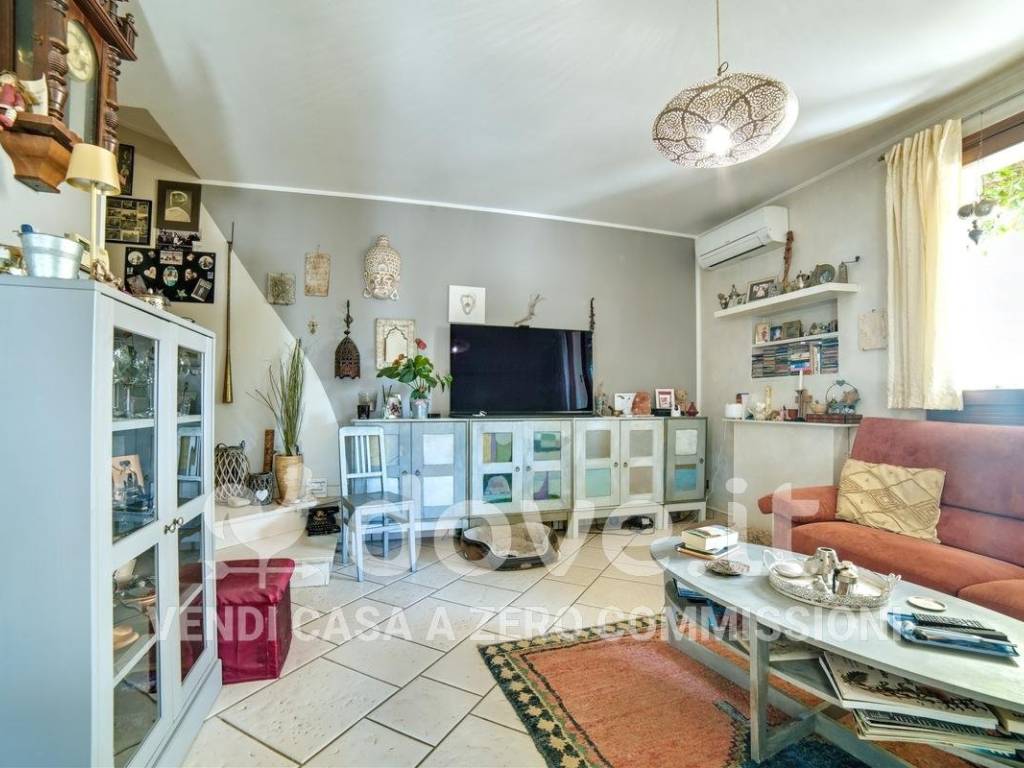 casa indipendente in vendita a Ravenna in zona Mezzano