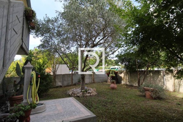 casa indipendente in vendita a Ravenna in zona Lido Adriano