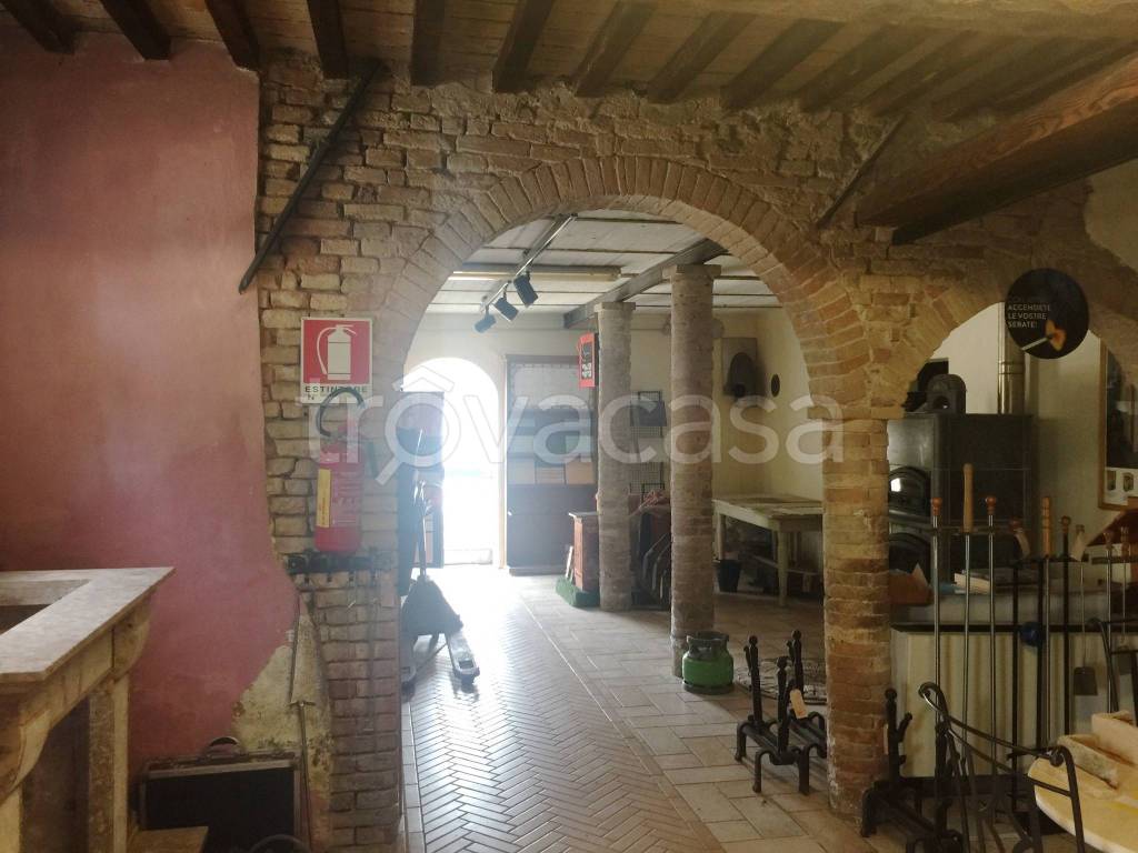 negozio in vendita a Ravenna in zona Ponte Nuovo