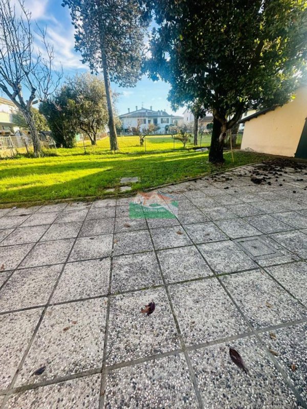 casa indipendente in vendita a Ravenna in zona Classe