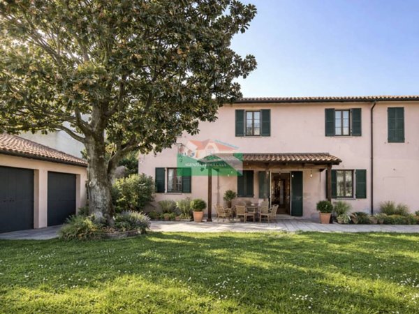 casa indipendente in vendita a Ravenna in zona Santo Stefano