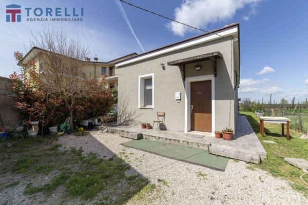 casa indipendente in vendita a Ravenna in zona Ammonite