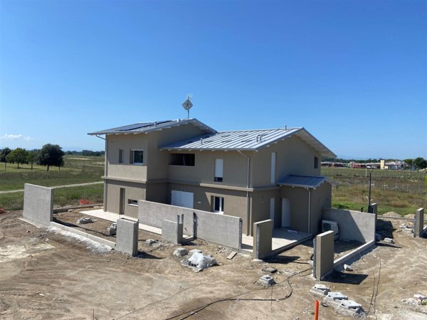 casa indipendente in vendita a Ravenna in zona Lido di Classe