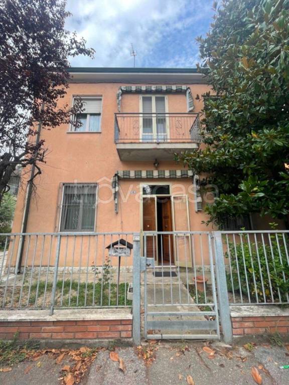 casa indipendente in vendita a Ravenna