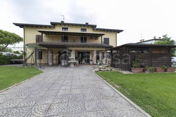 casa indipendente in vendita a Ravenna in zona Madonna dell'Albero