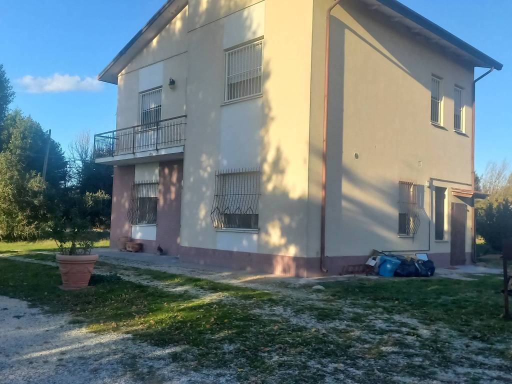 casa indipendente in vendita a Ravenna in zona Savarna / Conventello