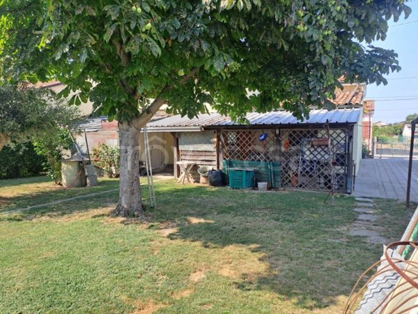 casa indipendente in vendita a Ravenna in zona Savarna / Conventello