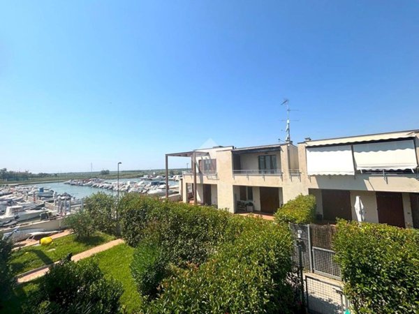 appartamento in vendita a Ravenna in zona Casal Borsetti