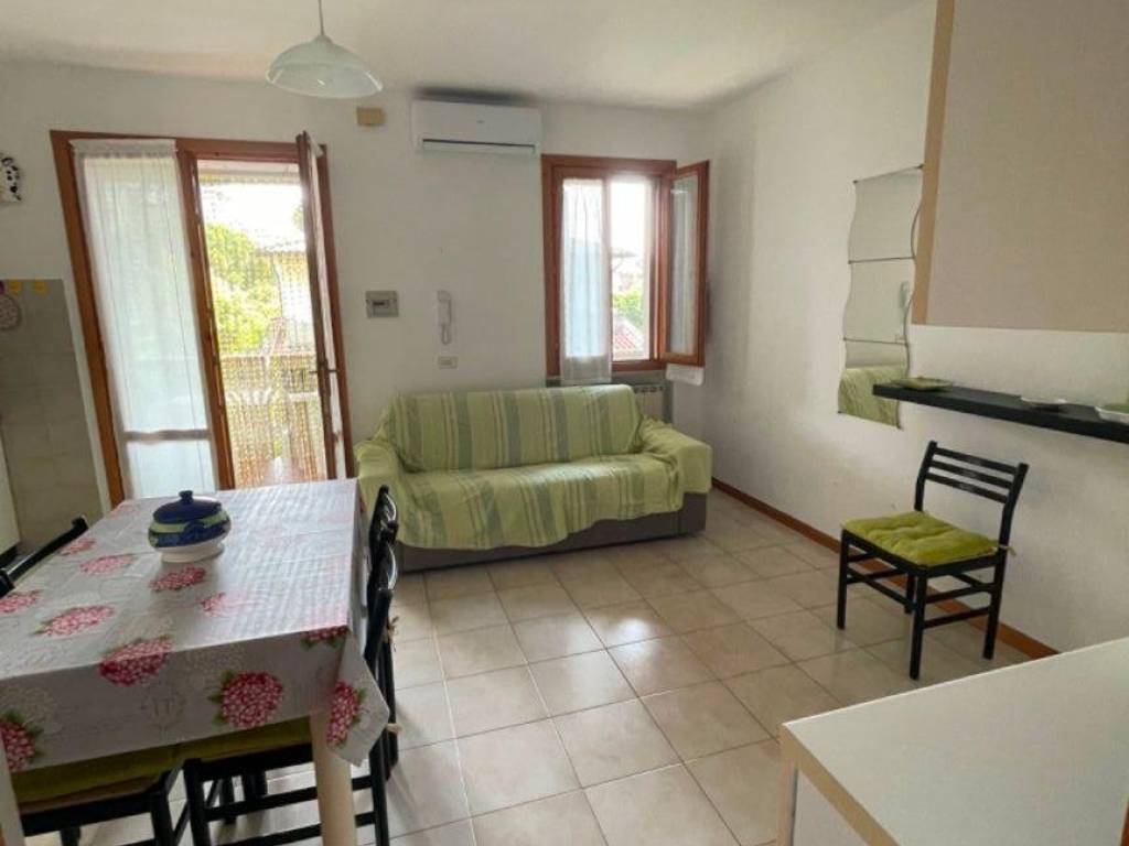 casa indipendente in vendita a Ravenna in zona Lido Adriano