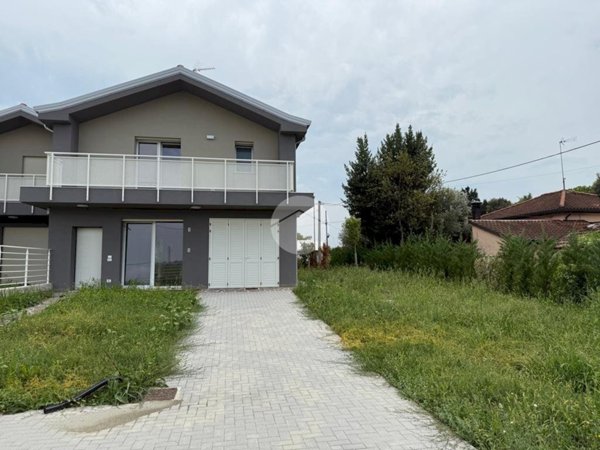casa indipendente in vendita a Ravenna in zona Classe