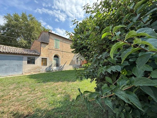 casa indipendente in vendita a Ravenna in zona Ammonite