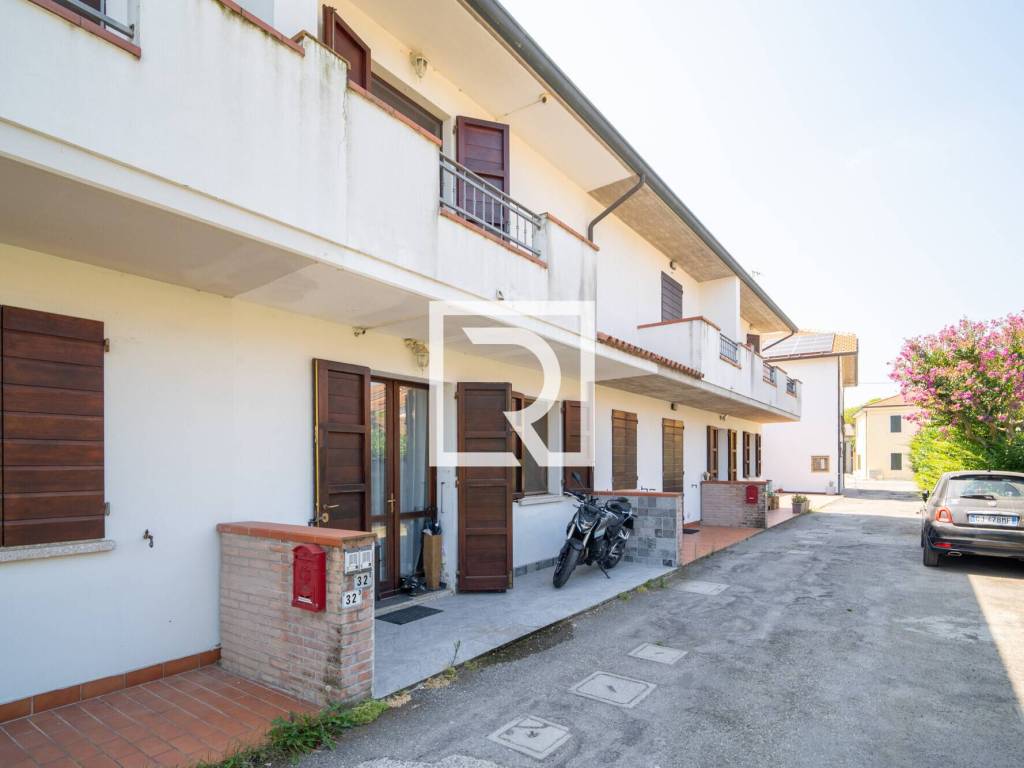 casa indipendente in vendita a Ravenna