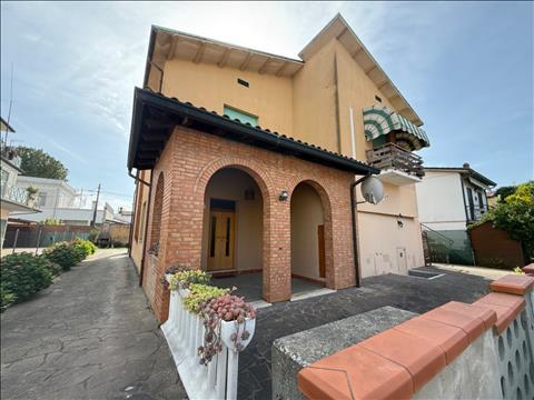casa indipendente in vendita a Ravenna in zona Marina di Ravenna