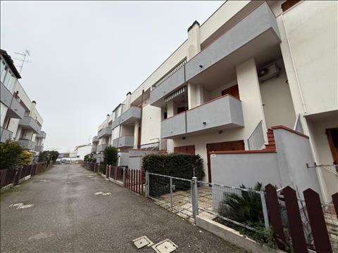 casa indipendente in vendita a Ravenna in zona Punta Marina Terme