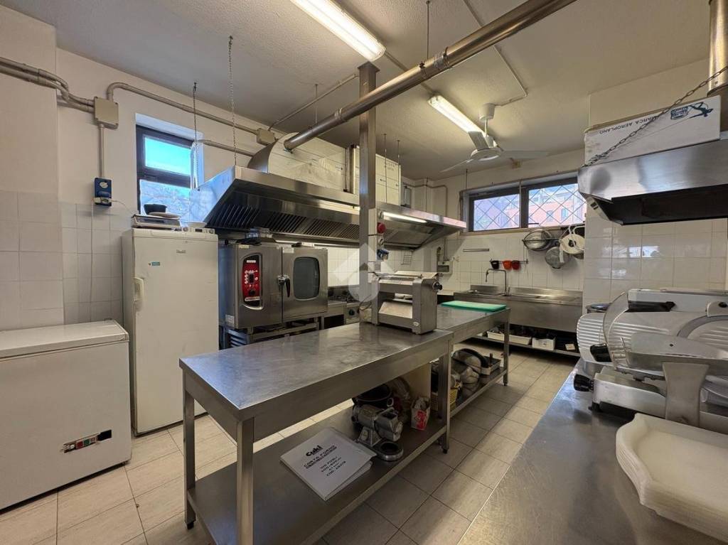 negozio in vendita a Ravenna