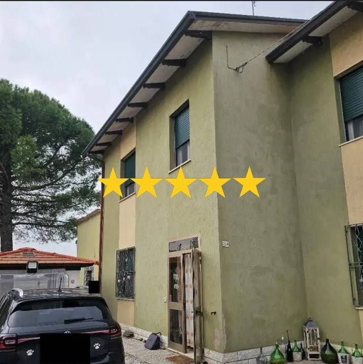 casa indipendente in vendita a Ravenna in zona Mezzano