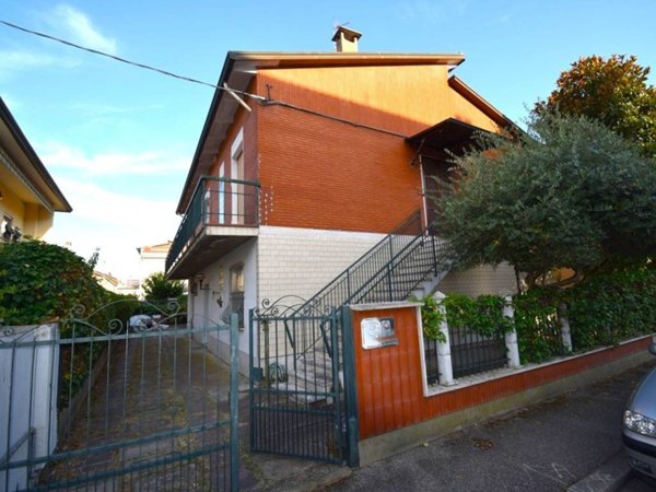 casa indipendente in vendita a Ravenna