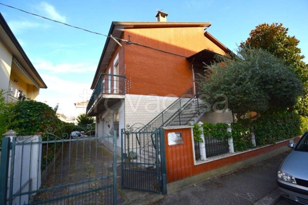 casa indipendente in vendita a Ravenna