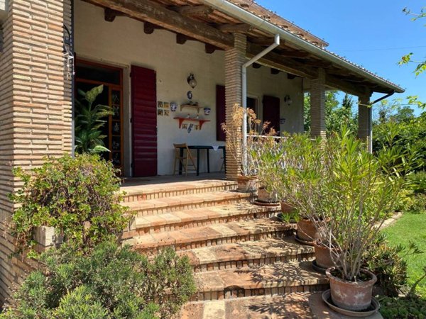 casa indipendente in vendita a Ravenna in zona San Pietro in Vincoli